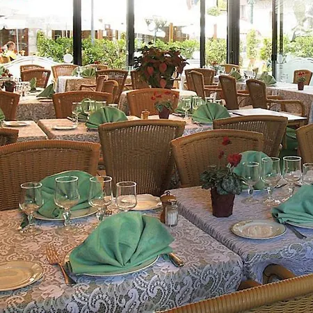 Hotel Logis Le Relais Imperial 2*